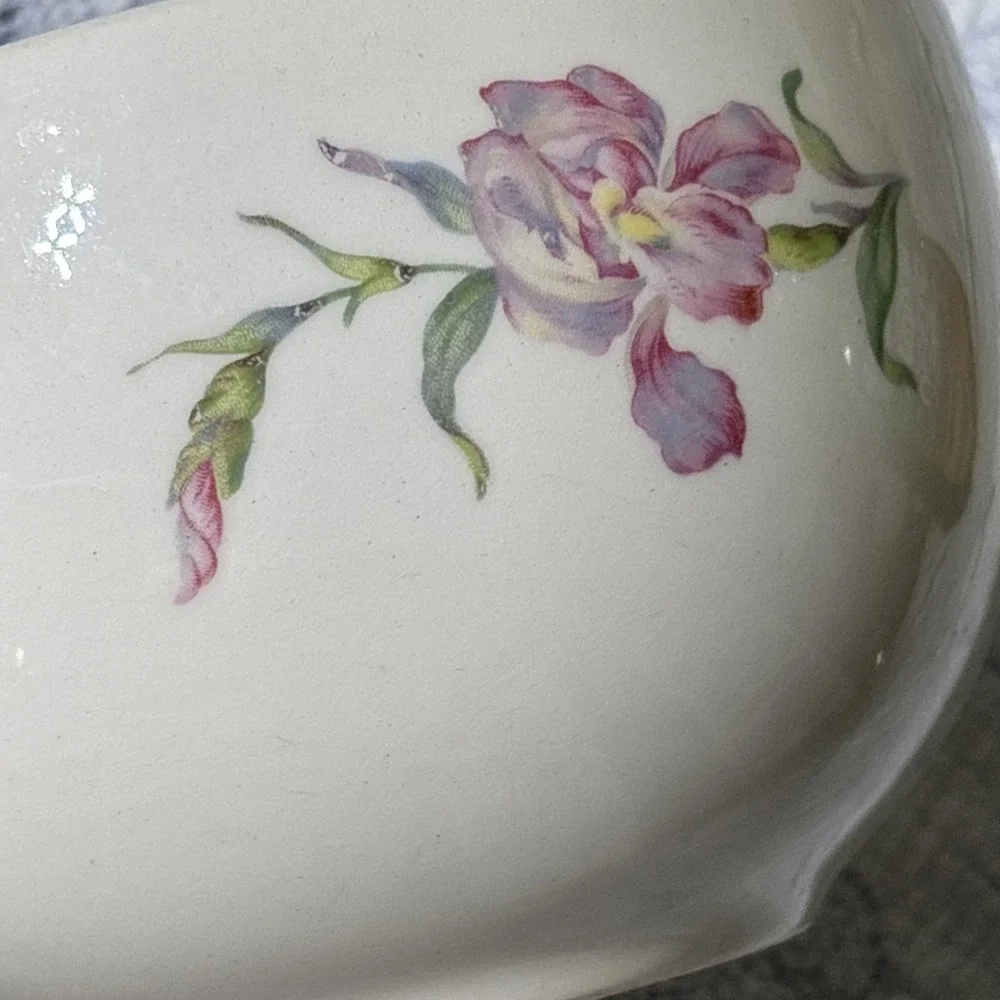 Universal Potteries no chips